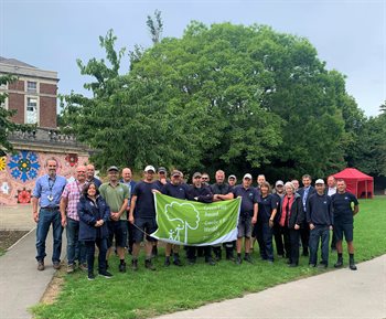 Gladstone Garden Green Flag
